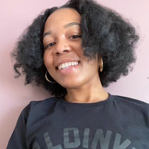 Meet your Posher, Deeneva